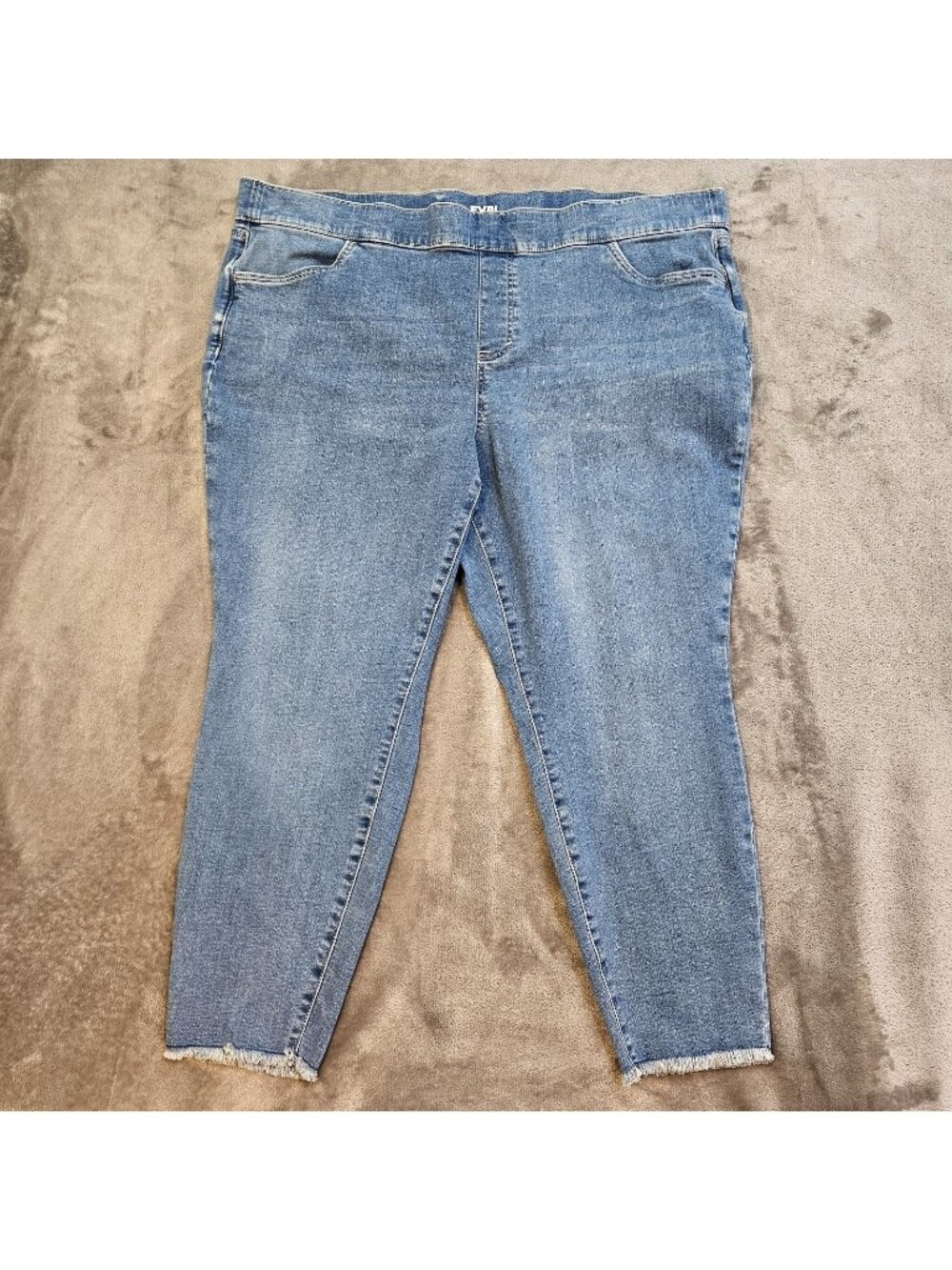 EVRI Womens 24W Short Jegging Med Wash Blue Denim Pull On Skinny Pants Stretch